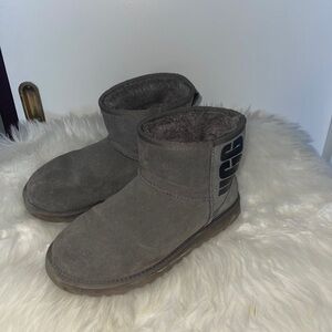 Mini logo Ugg boots